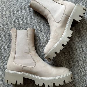 ONLY Betty Nubuck boots size 8.5